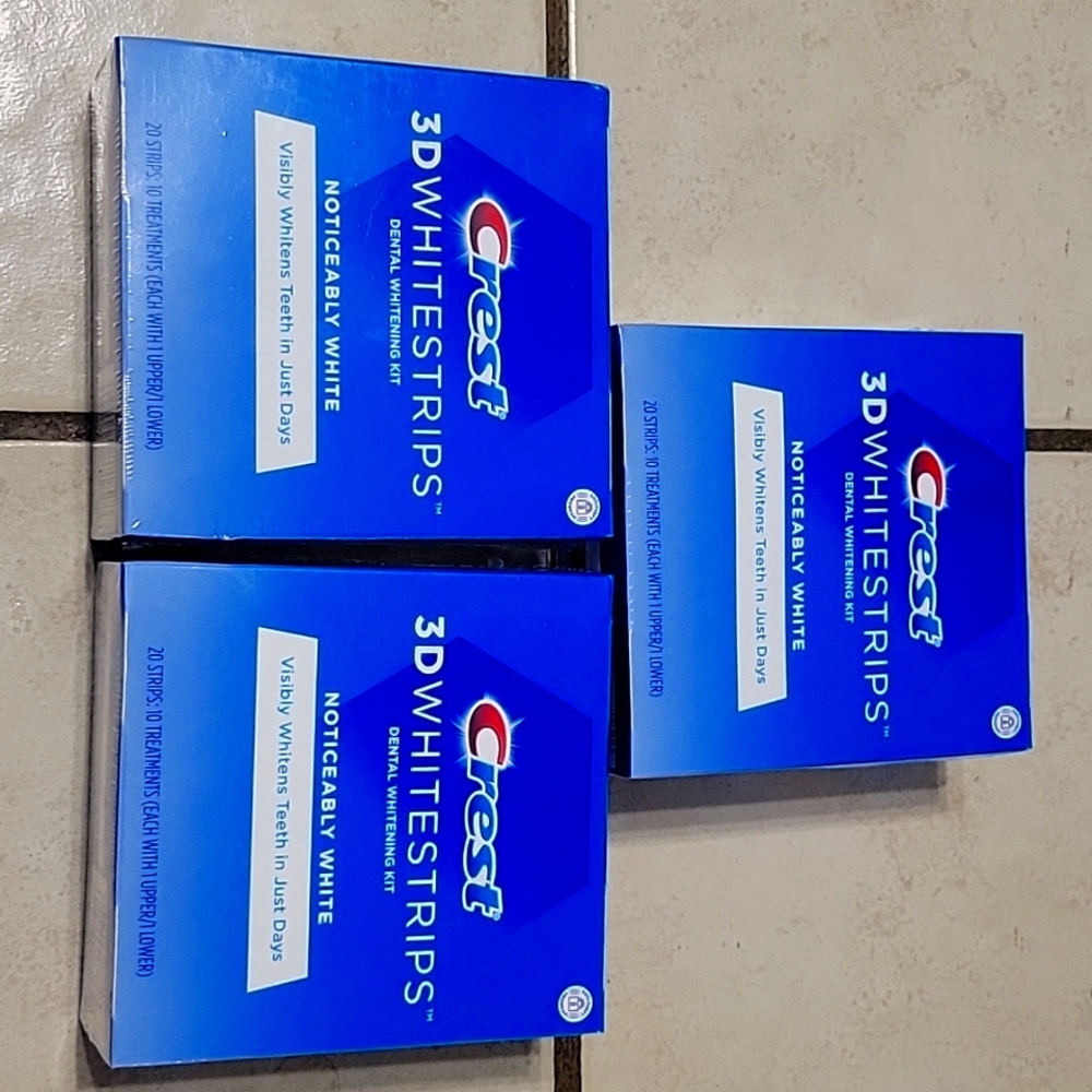 Three Boxes Crest 3D Whitestrips